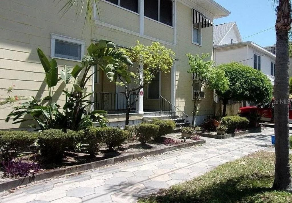 351 1ST STREET NE, St Petersburg, FL 33701