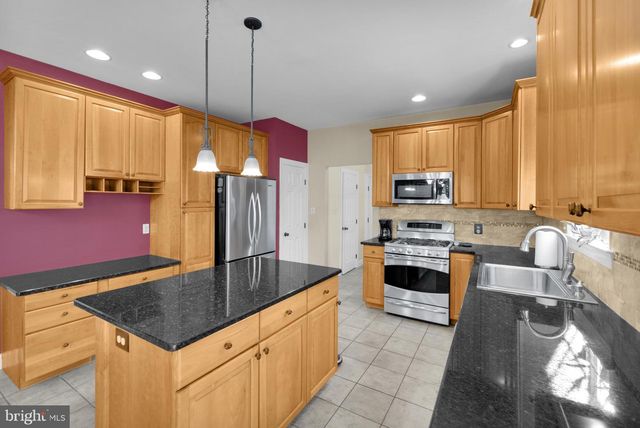 2106 RIDGE WAY, East Greenville, PA 18041