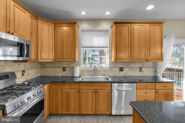 2106 RIDGE WAY, East Greenville, PA 18041