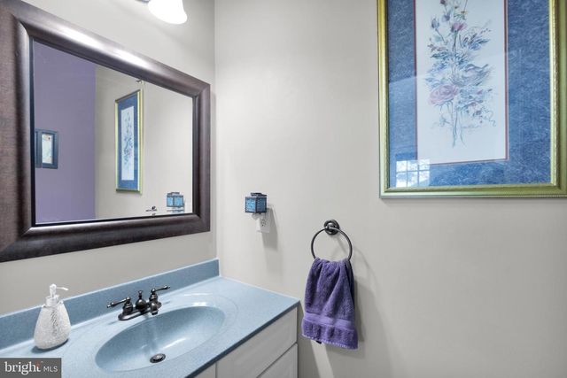 2106 RIDGE WAY, East Greenville, PA 18041