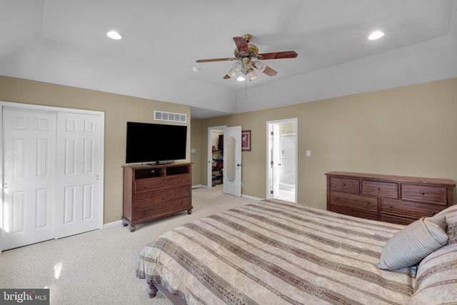 2106 RIDGE WAY, East Greenville, PA 18041