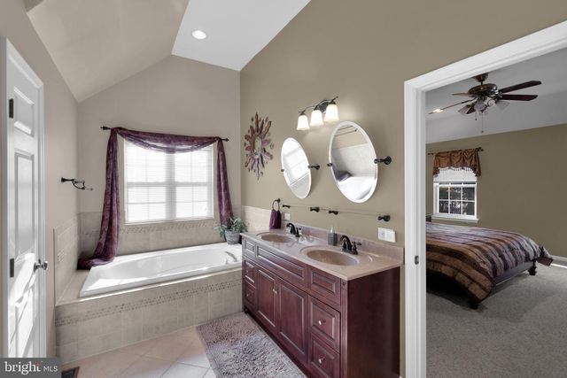 2106 RIDGE WAY, East Greenville, PA 18041