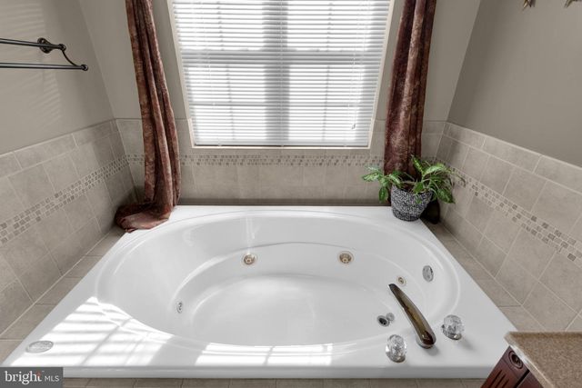 2106 RIDGE WAY, East Greenville, PA 18041