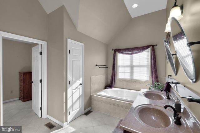 2106 RIDGE WAY, East Greenville, PA 18041