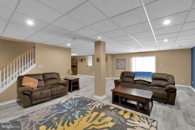 2106 RIDGE WAY, East Greenville, PA 18041