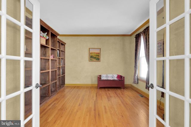 2106 RIDGE WAY, East Greenville, PA 18041