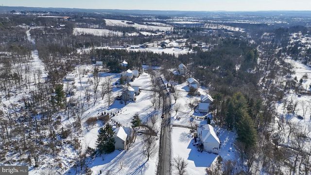 2106 RIDGE WAY, East Greenville, PA 18041