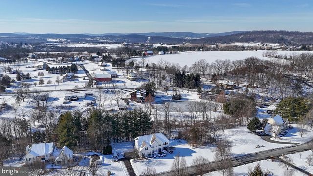 2106 RIDGE WAY, East Greenville, PA 18041