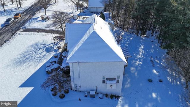 2106 RIDGE WAY, East Greenville, PA 18041