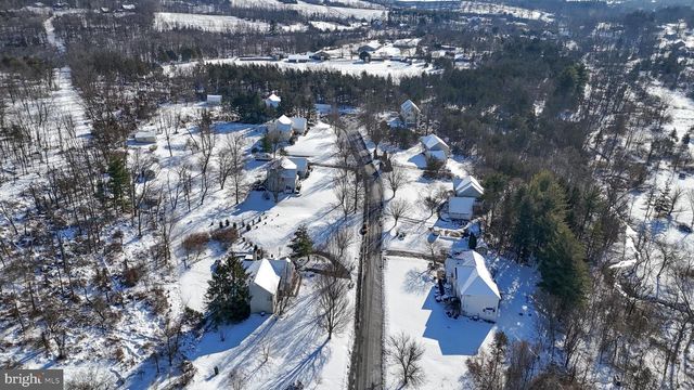 2106 RIDGE WAY, East Greenville, PA 18041