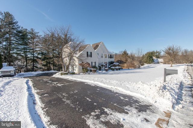 2106 RIDGE WAY, East Greenville, PA 18041