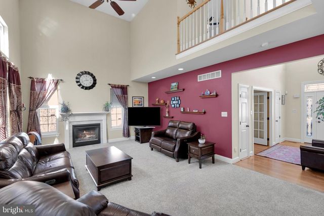 2106 RIDGE WAY, East Greenville, PA 18041