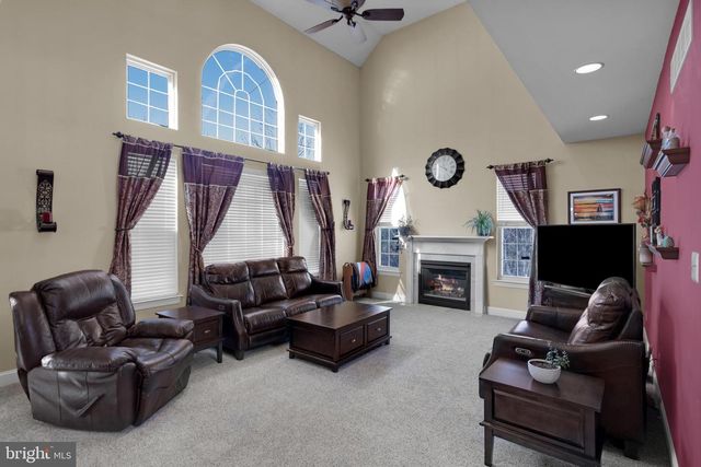 2106 RIDGE WAY, East Greenville, PA 18041