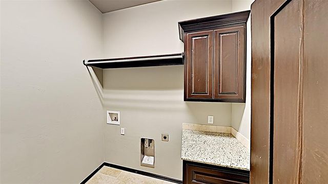 2324 Sutton Place, Edmond, OK 73012