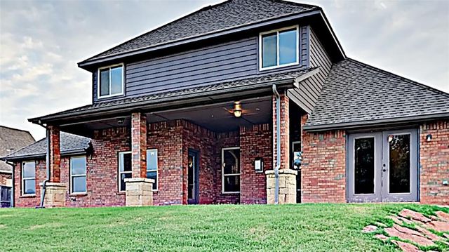2324 Sutton Place, Edmond, OK 73012