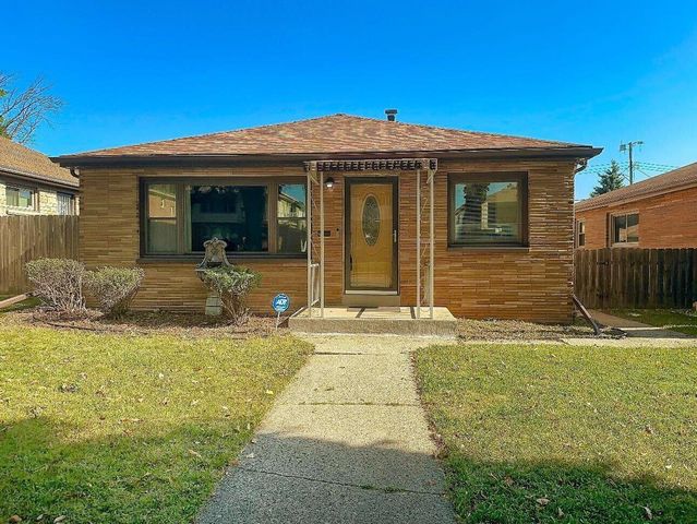 6130 W Leon TERRACE, Milwaukee, WI 53218