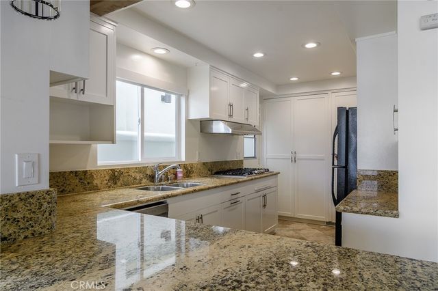 302 S Bay Front, Newport Beach, CA 92662