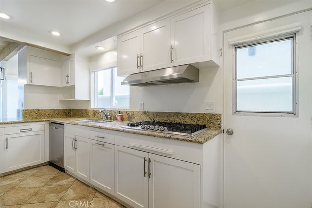 302 S Bay Front, Newport Beach, CA 92662