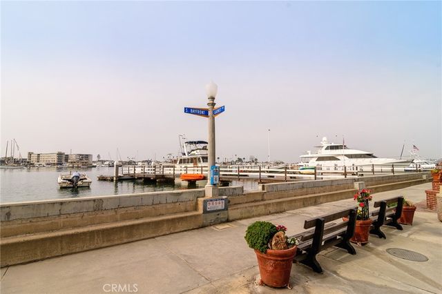 302 S Bay Front, Newport Beach, CA 92662