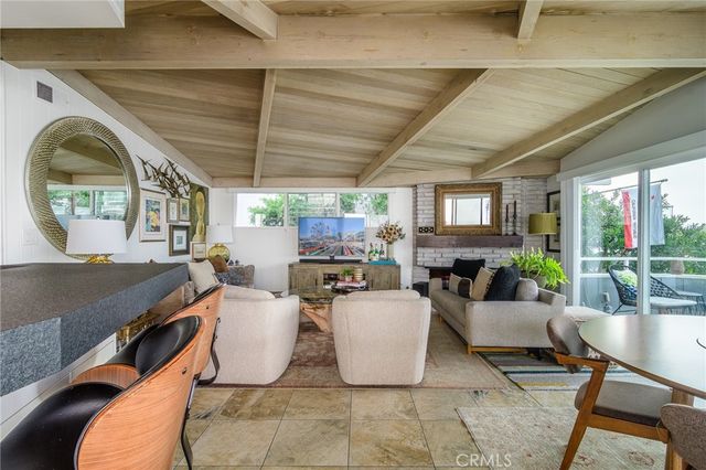 302 S Bay Front, Newport Beach, CA 92662