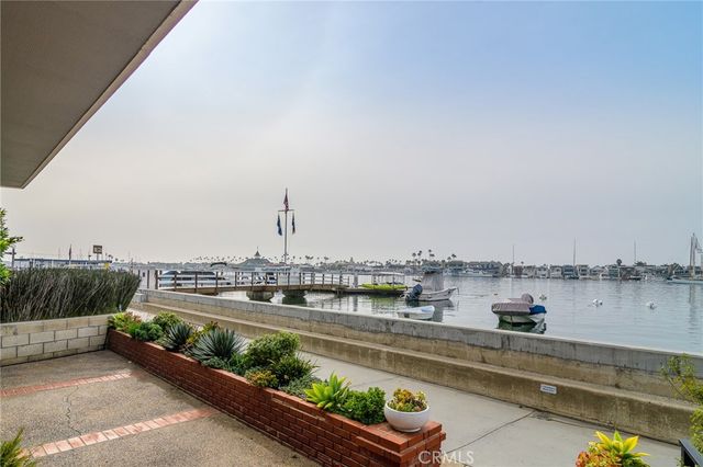 302 S Bay Front, Newport Beach, CA 92662