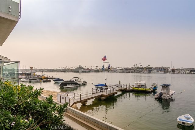 302 S Bay Front, Newport Beach, CA 92662