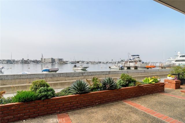 302 S Bay Front, Newport Beach, CA 92662