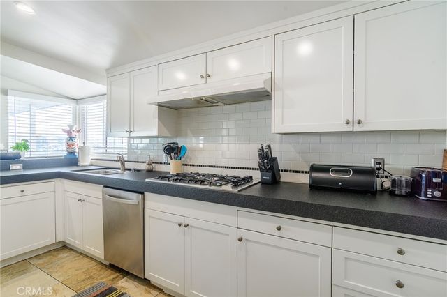 302 S Bay Front, Newport Beach, CA 92662
