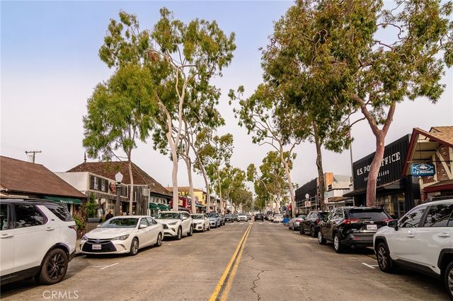 302 S Bay Front, Newport Beach, CA 92662