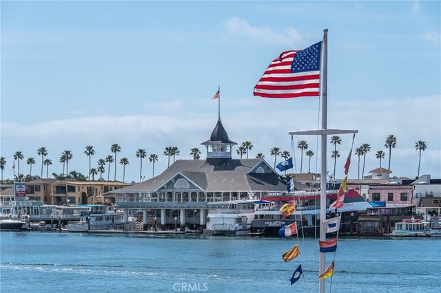 302 S Bay Front, Newport Beach, CA 92662