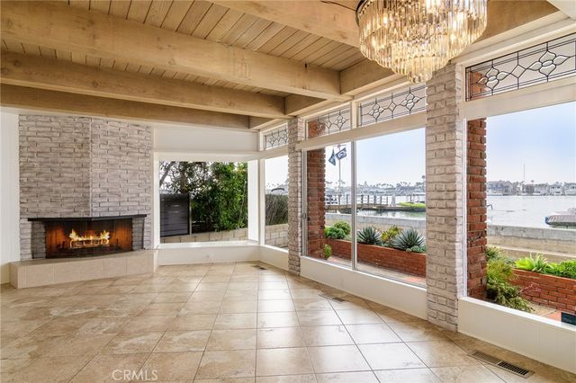 302 S Bay Front, Newport Beach, CA 92662