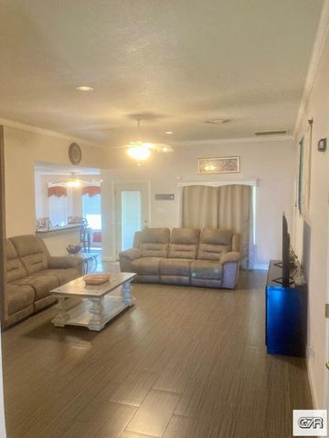 10 Clara Barton Lane, Galveston, TX 77551