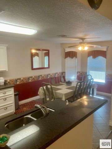 10 Clara Barton Lane, Galveston, TX 77551