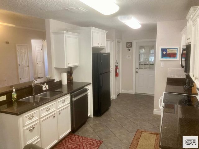 10 Clara Barton Lane, Galveston, TX 77551