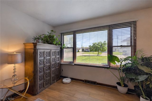 286 E 310th Street, Willowick, OH 44095