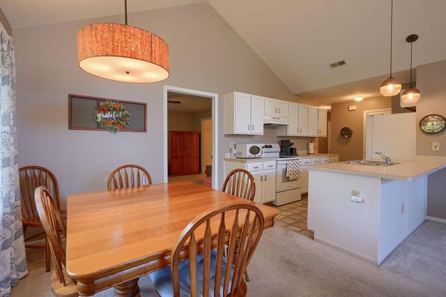 1948 S Farmbrook Creek S, 7, Grove City, OH 43123