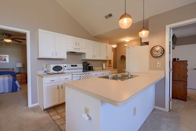 1948 S Farmbrook Creek S, 7, Grove City, OH 43123