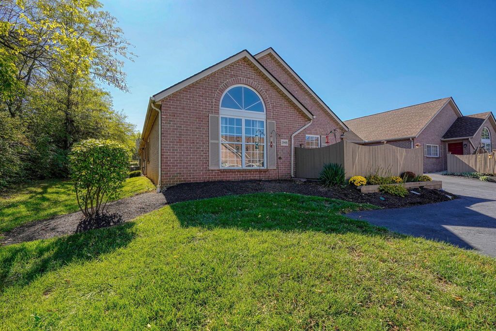 1948 S Farmbrook Creek S, 7, Grove City, OH 43123