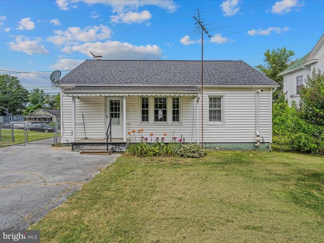 812 JEFFERSON AVE, Charles Town, WV 25414
