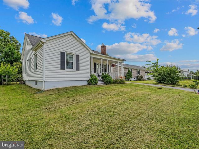 812 JEFFERSON AVE, Charles Town, WV 25414