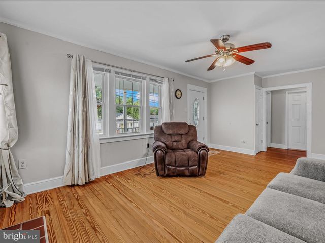 812 JEFFERSON AVE, Charles Town, WV 25414