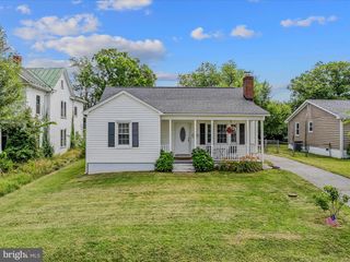 812 JEFFERSON AVE, Charles Town, WV 25414