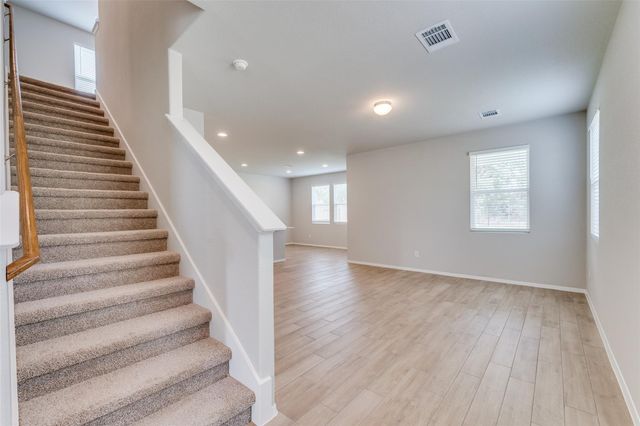 68 Bent Trail LN, Georgetown, TX 78628