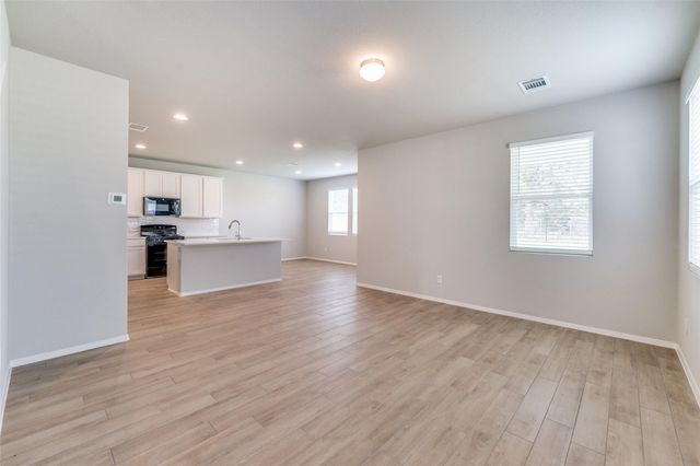 68 Bent Trail LN, Georgetown, TX 78628