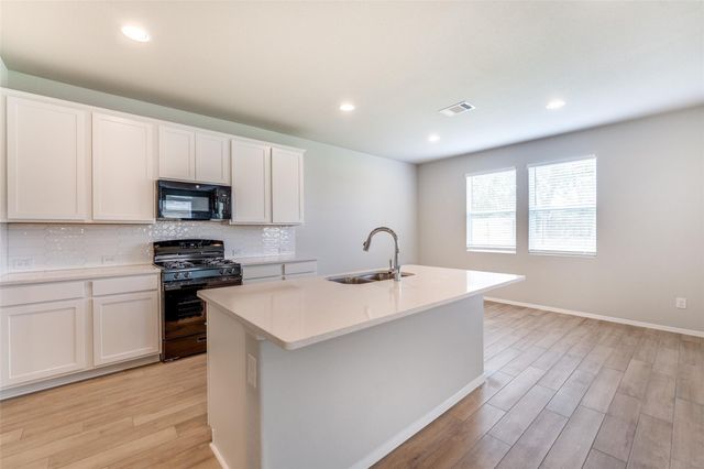 68 Bent Trail LN, Georgetown, TX 78628