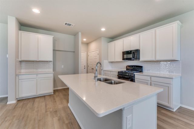 68 Bent Trail LN, Georgetown, TX 78628