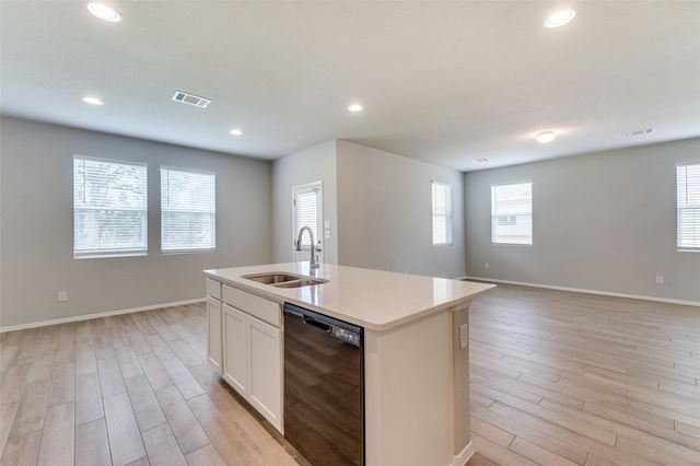 68 Bent Trail LN, Georgetown, TX 78628