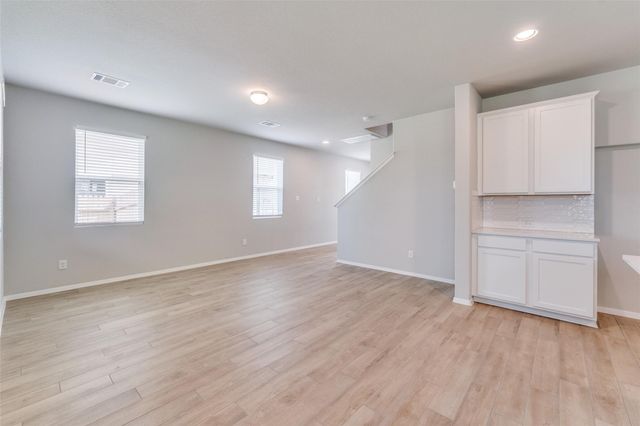 68 Bent Trail LN, Georgetown, TX 78628