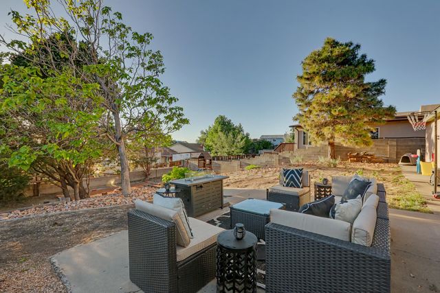 637 Monte Alto Drive NE, Albuquerque, NM 87123