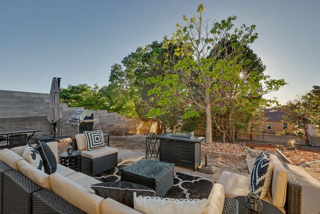 637 Monte Alto Drive NE, Albuquerque, NM 87123